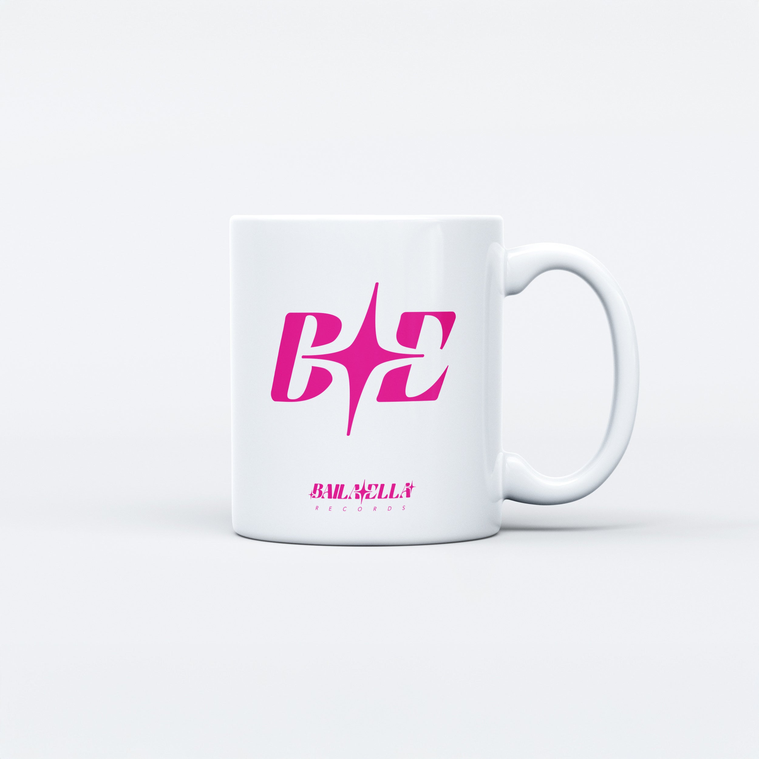 BIAŁY KUBEK BAILA ELLA Z RÓŻOWYM LOGO
